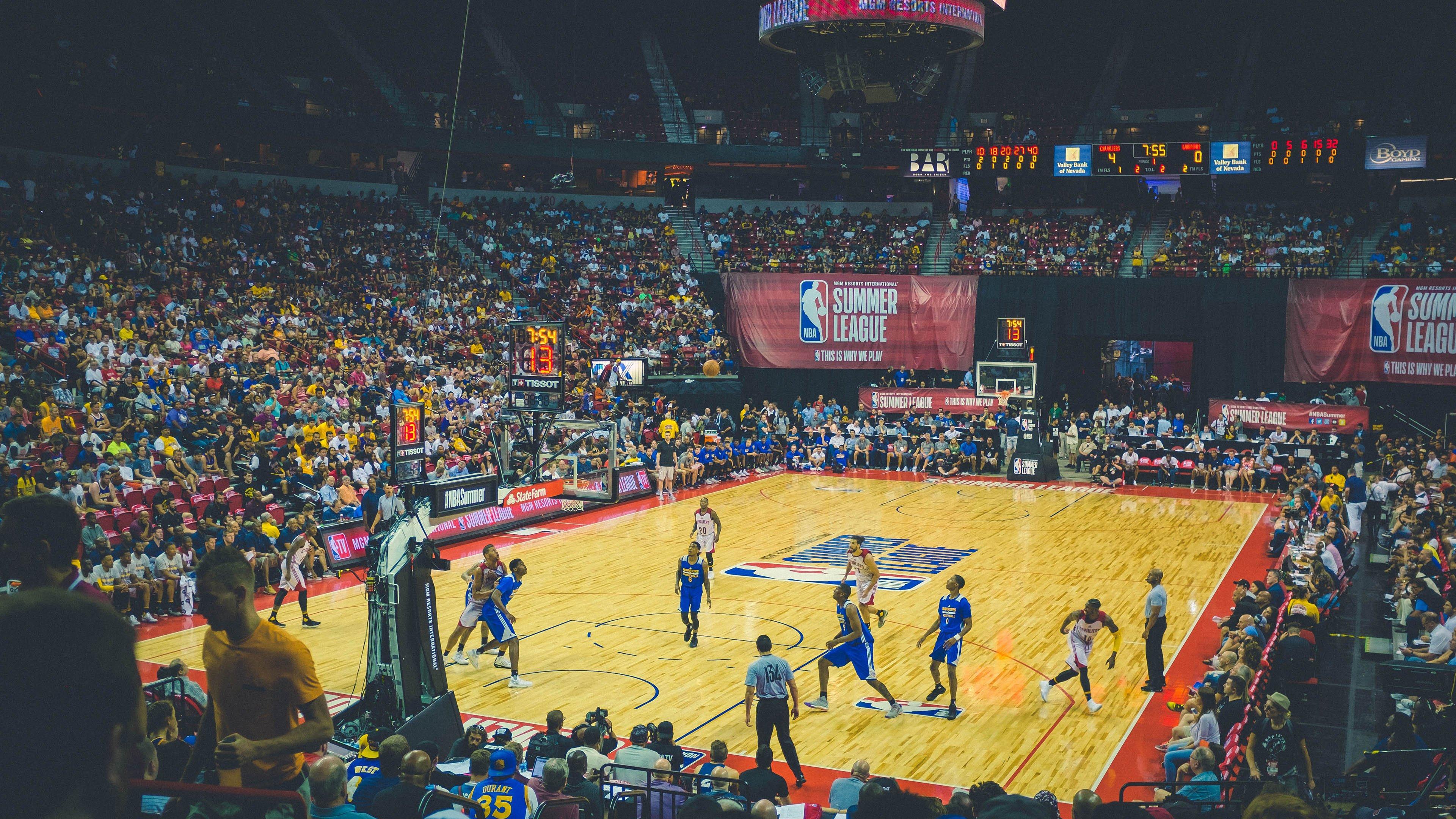 羽生结弦宣布转型职业花滑选手 未来将以个人表演延续冰上传奇_